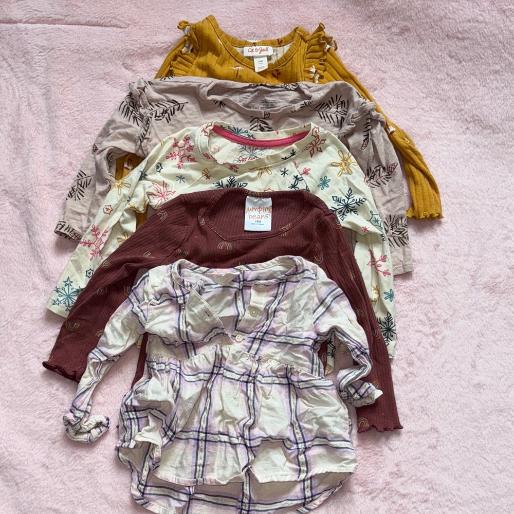 Girls' Long-Sleeve Top Bundle** Bundle 5+ items and name your offer!!! 💖💞
